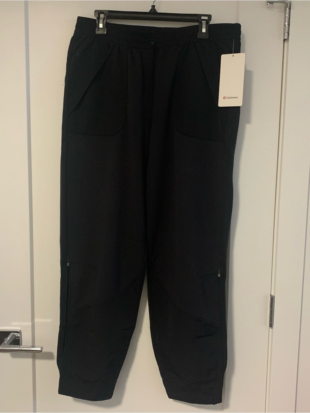 Lululemon Women’s Mid Rise Black Pants